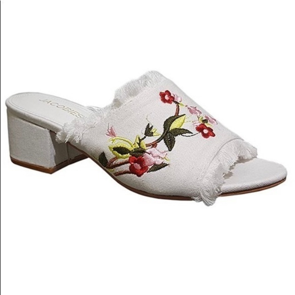 NIB-White Denim Embroidered Slide Sandal